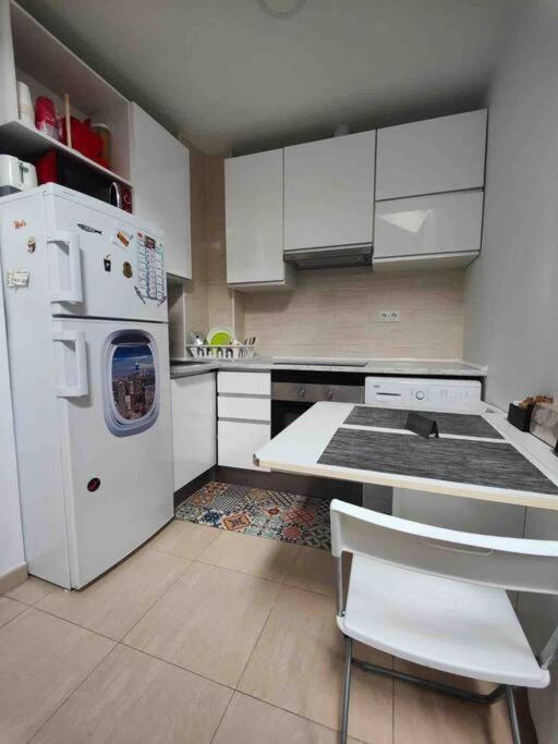 Apartamento Recien Reformado En Barajas Pueblo Madrid Luaran gambar