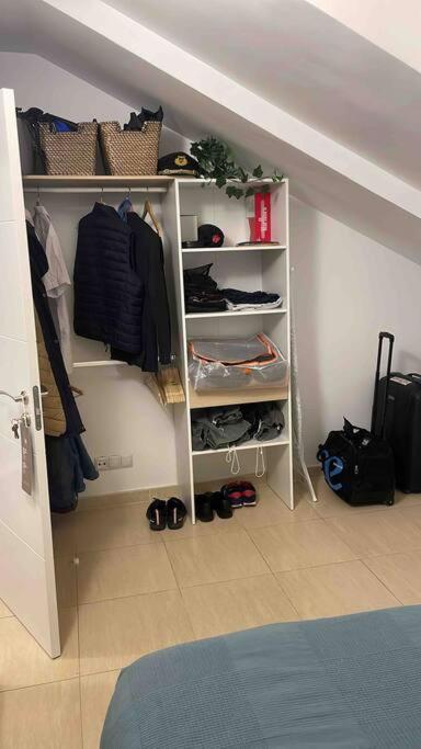 Apartamento Recien Reformado En Barajas Pueblo Madrid Luaran gambar