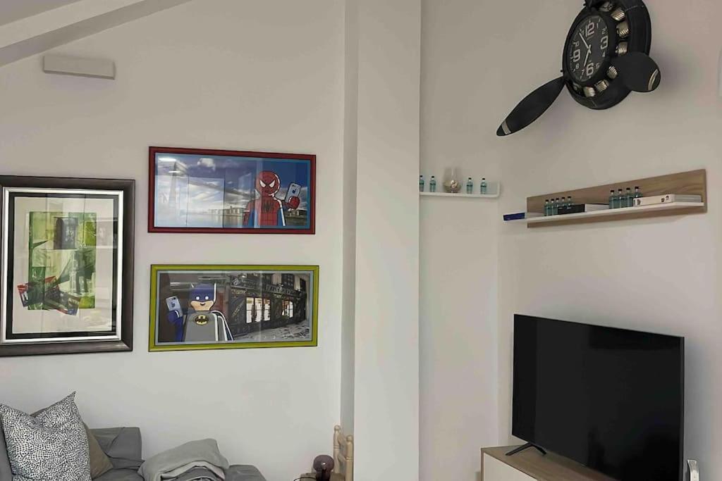 Apartamento Recien Reformado En Barajas Pueblo Madrid Luaran gambar